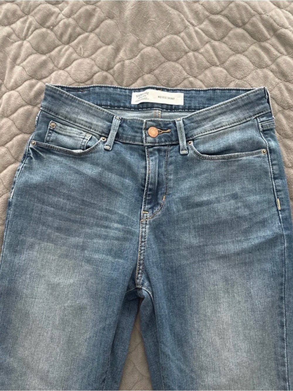 Signature by Levi Strauss Mid-Rise Skinny Jeans in Light Blue - Picture 1 of 6